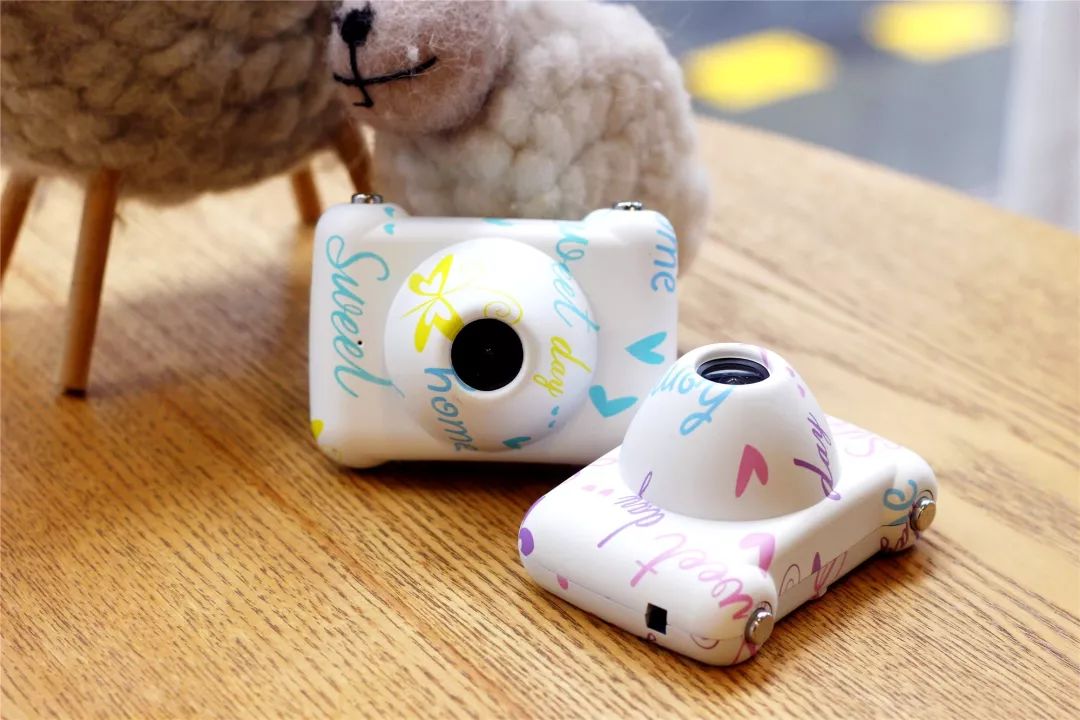 防摔耐用，这款啄木鸟儿童相机专为儿童设计