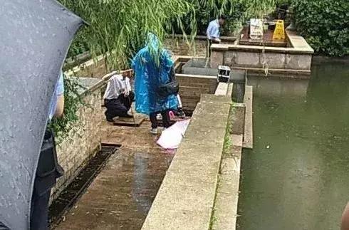                     心碎！两名女童小区内玩耍瞬间身亡，快告诉孩子远离这些危险