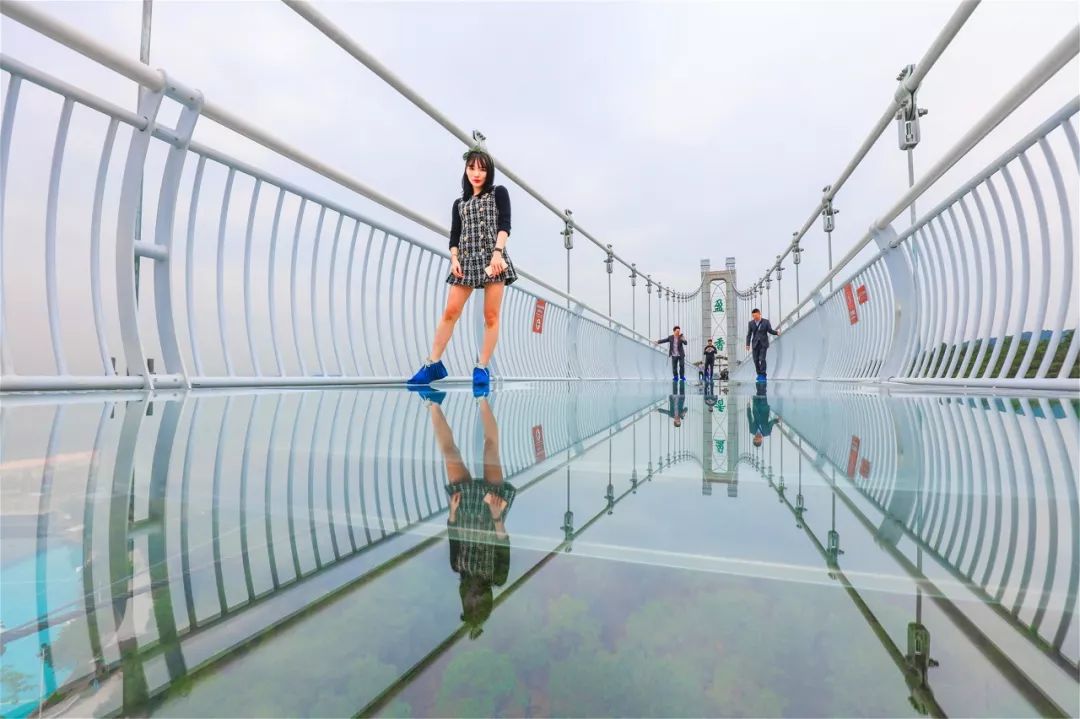 春天气息满满;开心田园乐趣流连忘返;还有惊险刺激的凌云飞渡玻璃桥