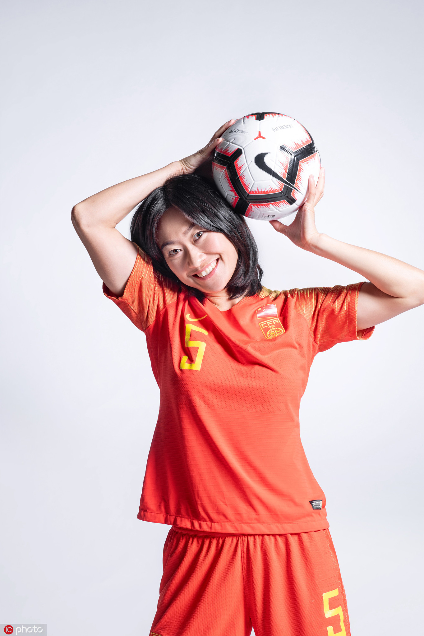 中国女足世界杯创意写真曝光 铿锵玫瑰敢耀法兰西