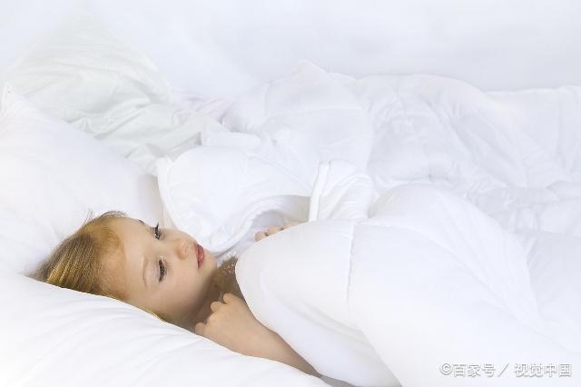                     睡前可以给孩子吃这4种食物有助于他们的睡眠