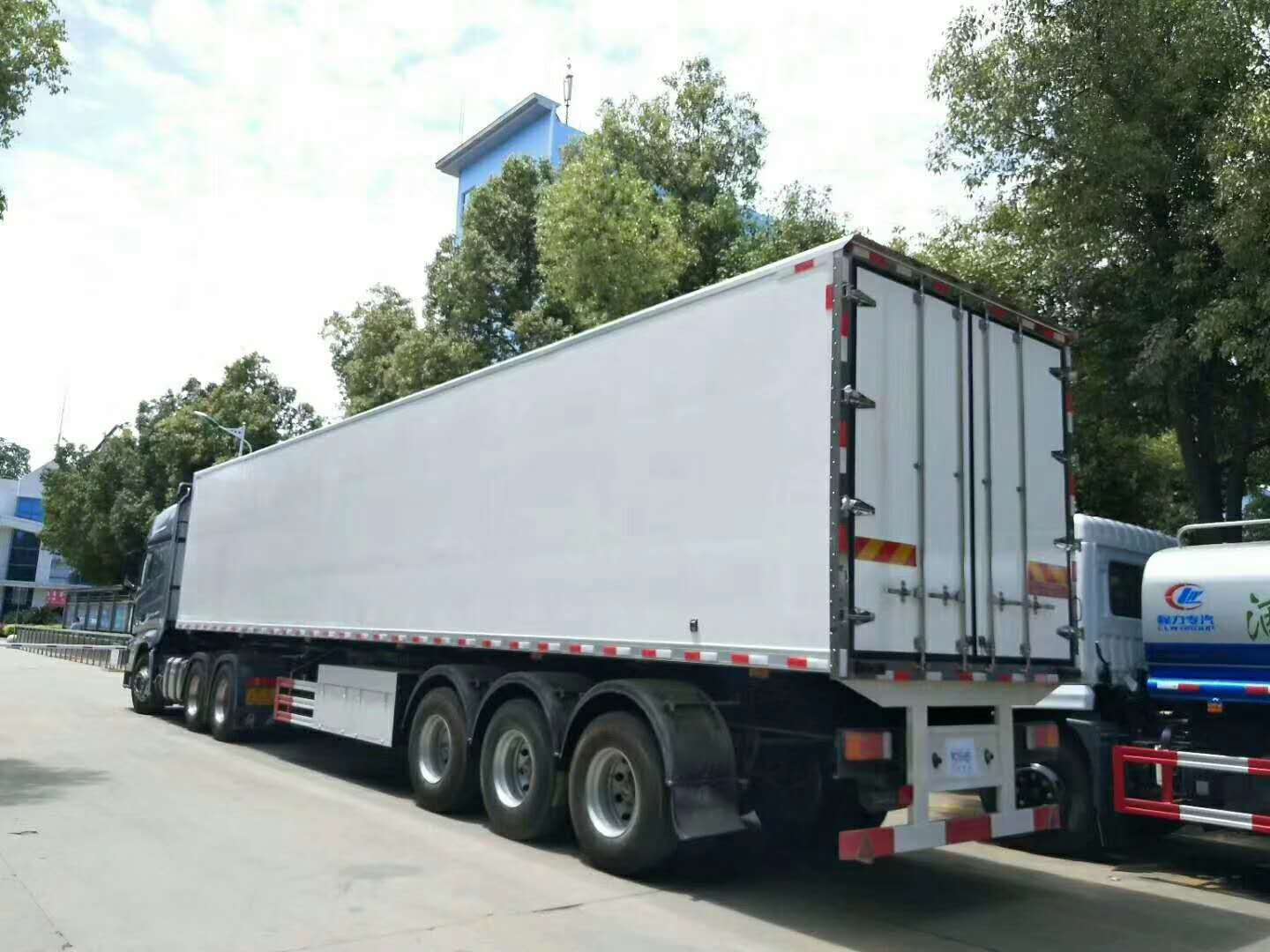 3米半挂冷藏车,最大冷链运输半挂专用车