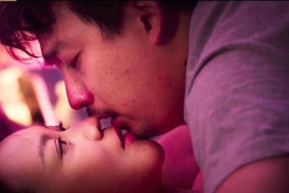 看完黄磊与闫妮的激情戏,网友 : 辣眼睛