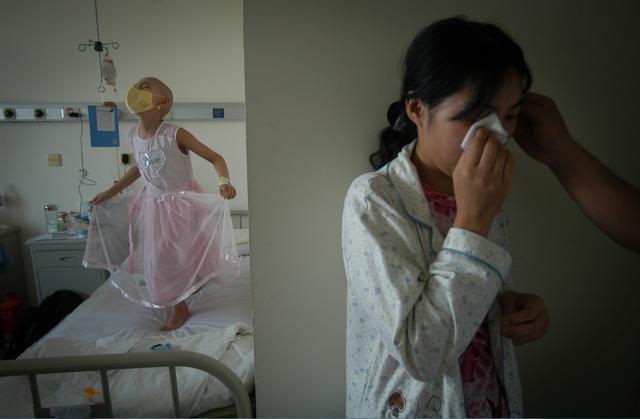                     为何白血病孩子越来越多？医生：身边3样东西是根源，个个不能留