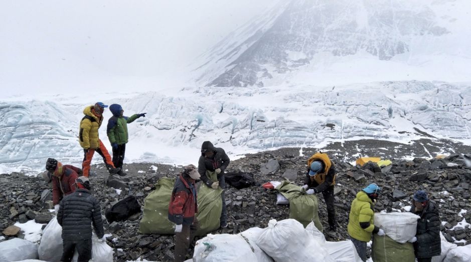 珠穆朗玛峰怎么拍视频 c929eed9609941a08f26b14d156ca711.jpeg