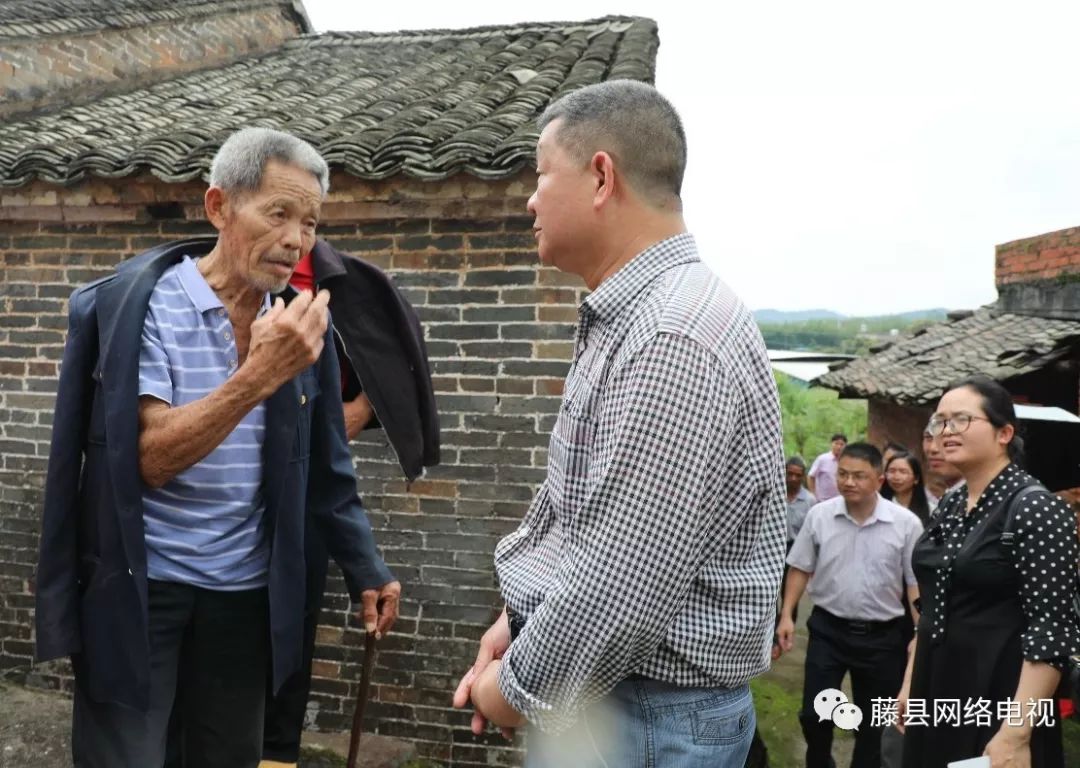 梁姓是村里的大姓,始祖为梁松九,字九成,为梁康伯第67代孙,原籍山东省