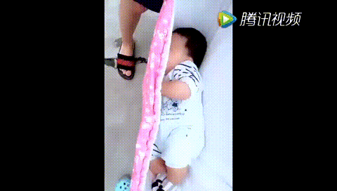                     这个致命的哄娃睡觉动作，90%的人都做过，严重者导致脑出血！
