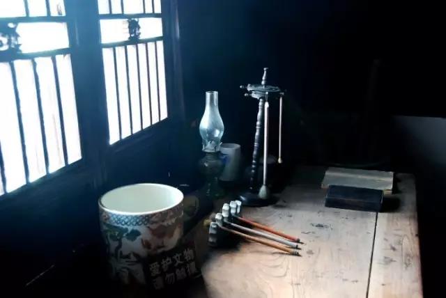 名人口吃_张柏芝口吃香肠图片(2)
