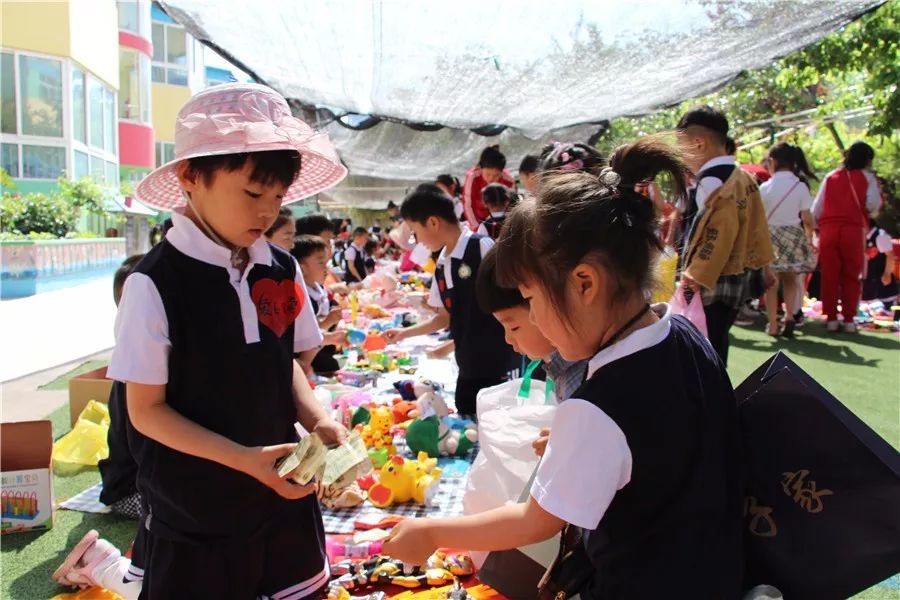 "转手"遇到爱 ——莱阳市西苑幼儿园开展爱心义卖活动