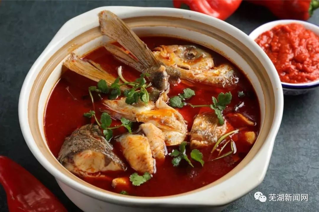 【南陵县】界山老鸭汤 该菜肴以国家级农产品地理标志"奎湖鳙鱼"为原