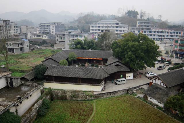 清新黔江 热血红土地_万涛