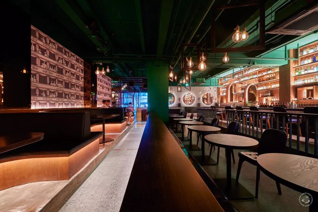 starbucks opens a bar and it doesnt suck