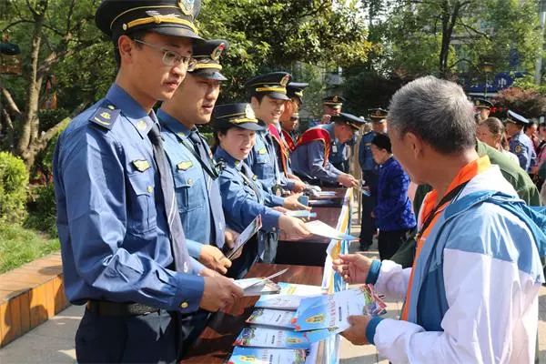 路政宣传月丨蓝色风暴再度席卷贵州高速路政广泛开展路政宣传月活动