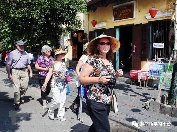 越南已对13个国家的公民实行免签政谈球吧体育策有助于推动旅游业发展(图2)