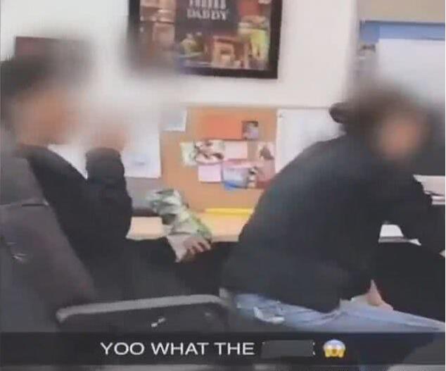 女老师课堂上当众坐男学生腿上视频疯传后悲剧了