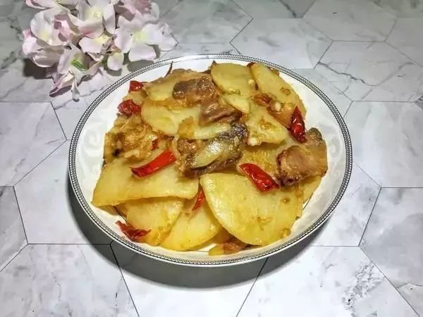 风干肉的做法及配料 4de6a9e3e7c94d42a045a81bd4f6c875.jpeg