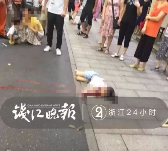                     揪心！荆门一名4岁男孩从7楼窗户坠下！家长们这些千万要注意…