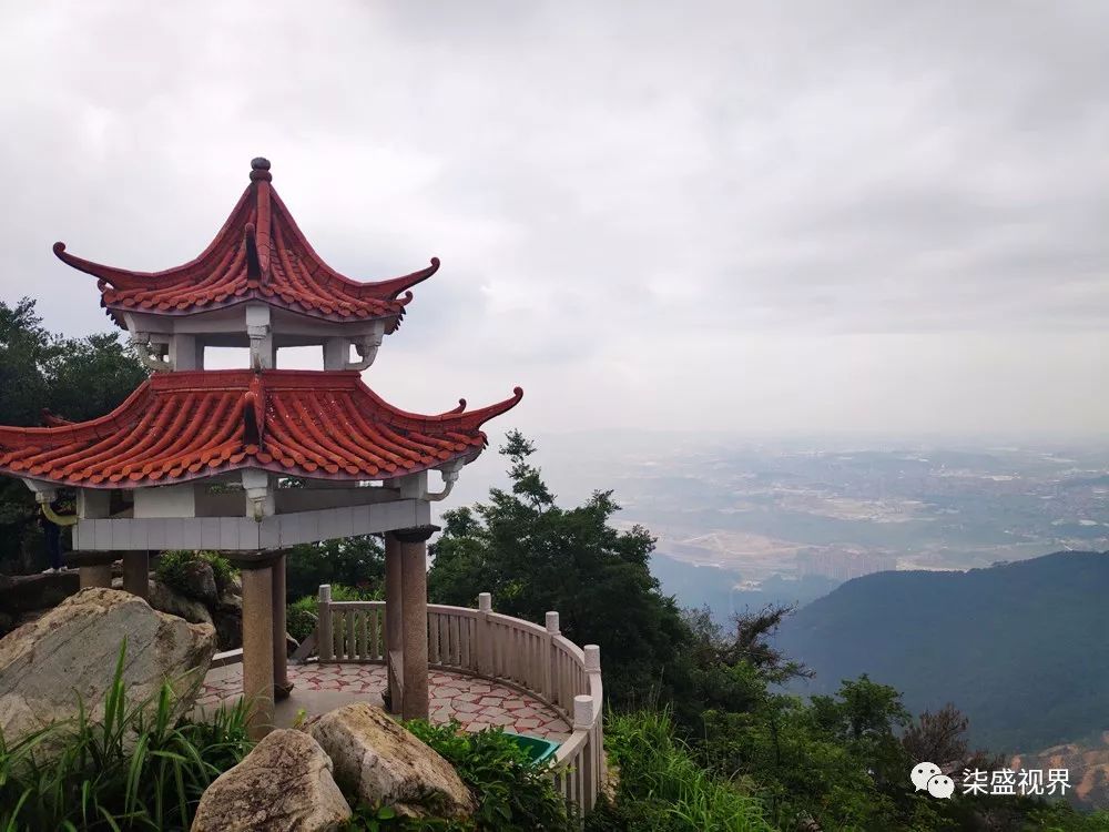 紫帽山紫染帽峰秀出南