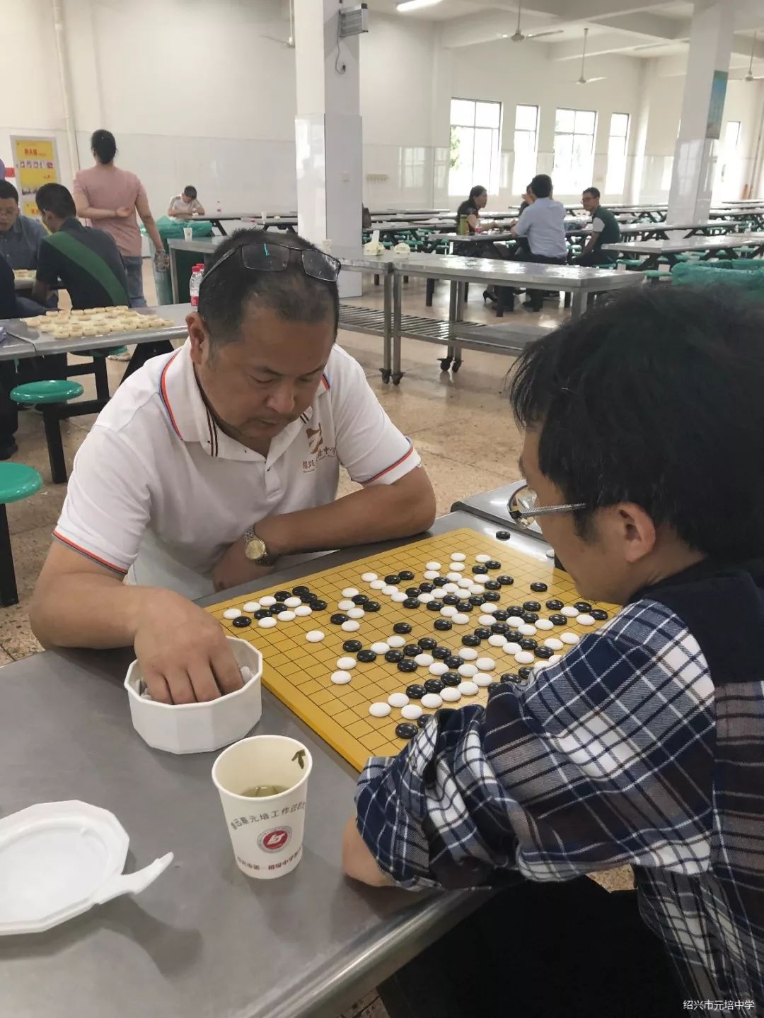 徐家祺老师在比赛赵宇初老师在比赛赛前,我校工会精心组织,在教职工中