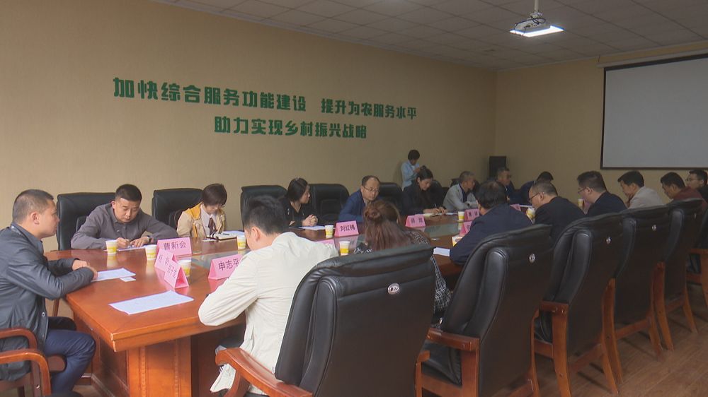 凤县副县长曹娣带队来我县考察电子商务工作