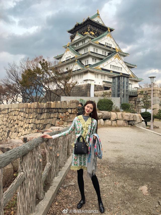 任骏飞妻子发照肤白貌美被赞是宏远最美太太两人结婚1年
