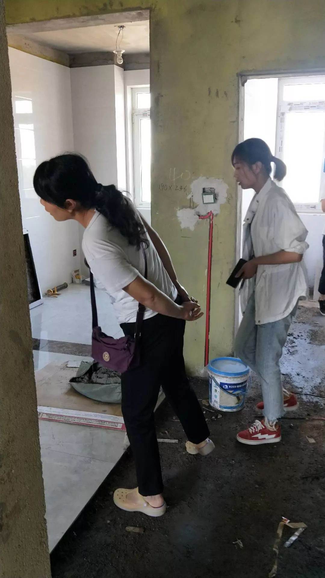 不能踩踏 所以只在门口拍了几张照片 对于家装感兴趣或者准备装修的你