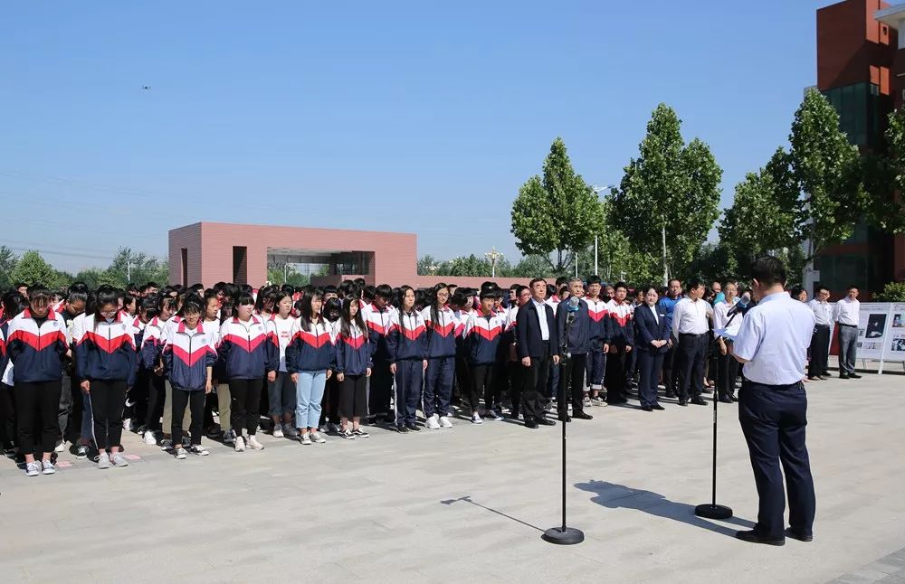 聊城市技师学院——组织师生参观孔繁森事迹展