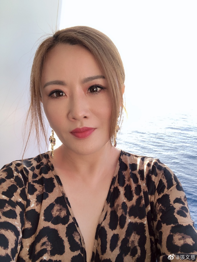 亚洲小姐张文慈被疯狂骚扰,女粉丝造谣其致自己流产,骗钱骗感情
