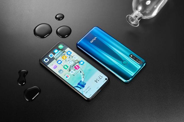 原創
            顏值再進階！極光色上線，vivo Z5x讓你大白什麼叫「表裏兼修」 遊戲 第3張