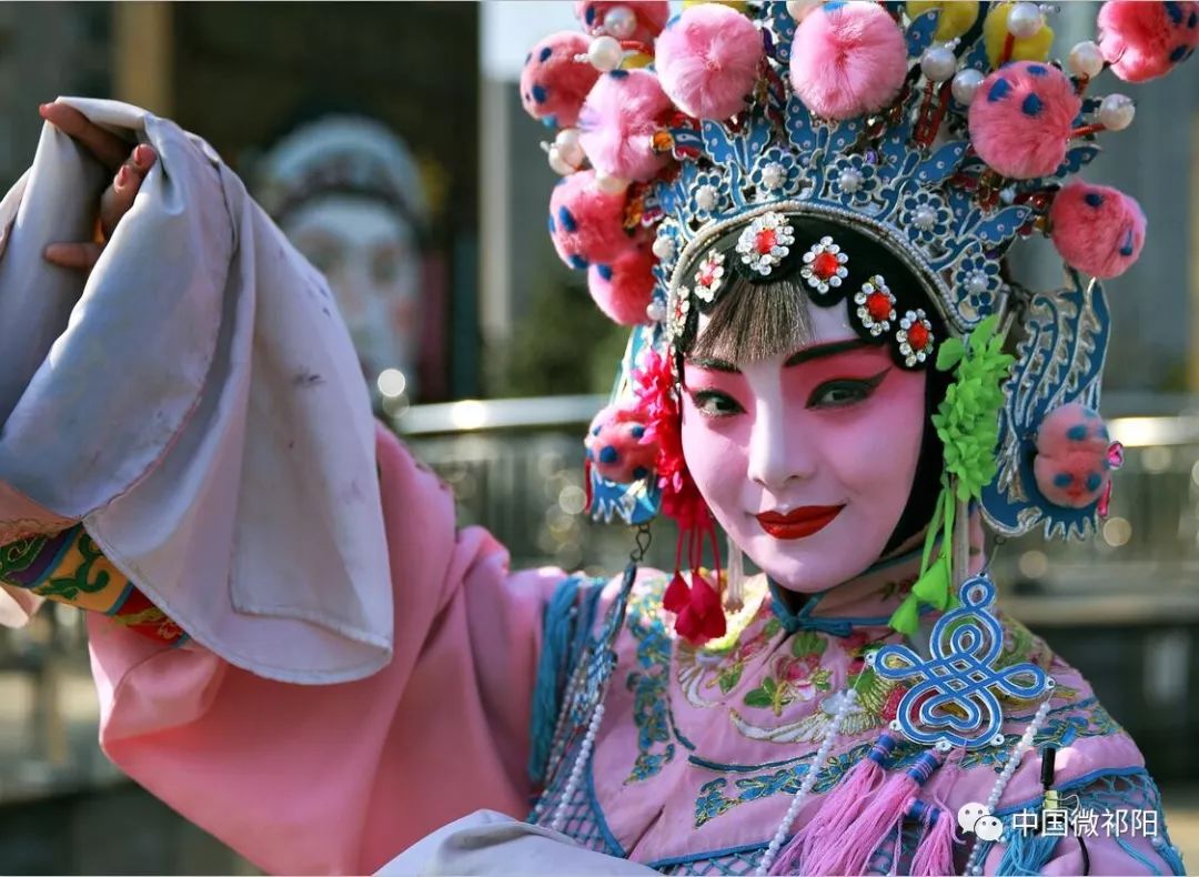 ����������һ����Ƭ����1700����ĳ�����һ����Ƭ��