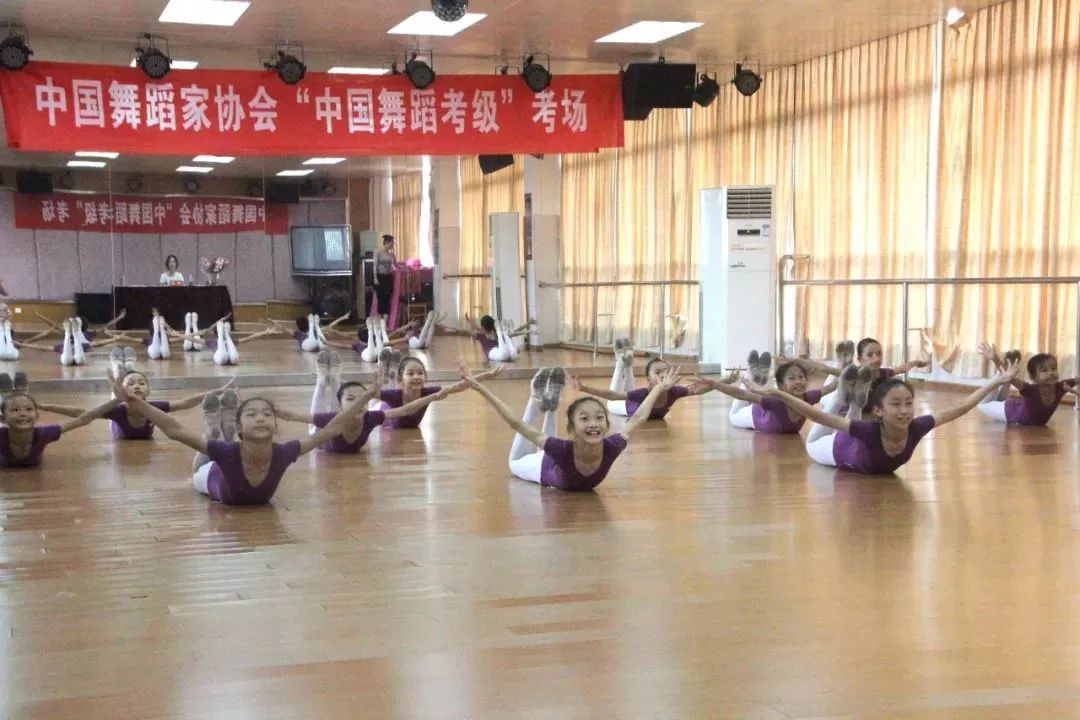 小荷才露尖尖角——精灵舞社团参加中国舞蹈家协会"中国舞蹈考级"圆满