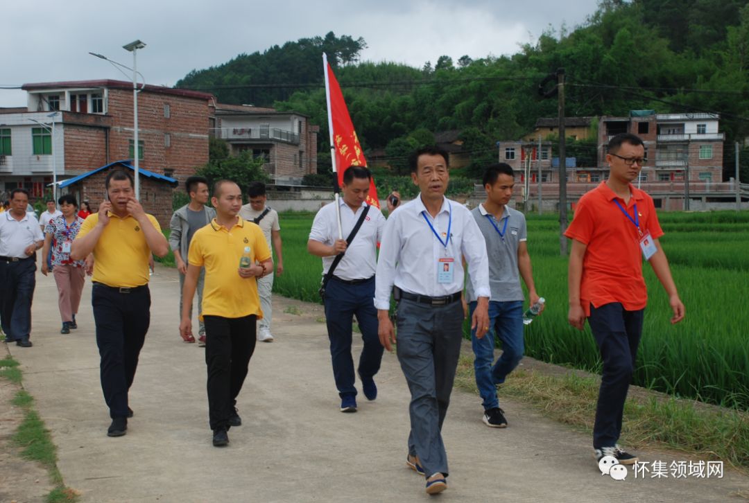 5月27号怀集佛山同乡会坳仔镇代表团回乡探访传播爱与希望