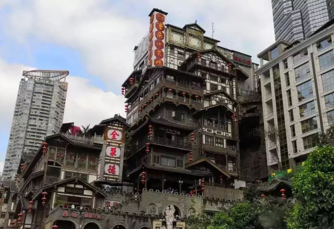 洪崖洞在重庆哪个区 c315f59d35dd4ff6b2a737c144fc382e.jpeg