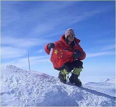 2003年王石登顶珠峰震惊朋友圈,2010年又以60岁"高龄"成功从北坡登顶