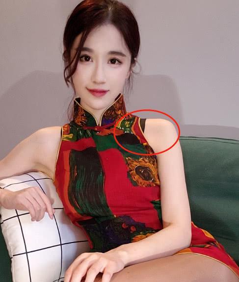 轩子巨2兔深夜发福利 穿旗袍上阵 网友被征服了