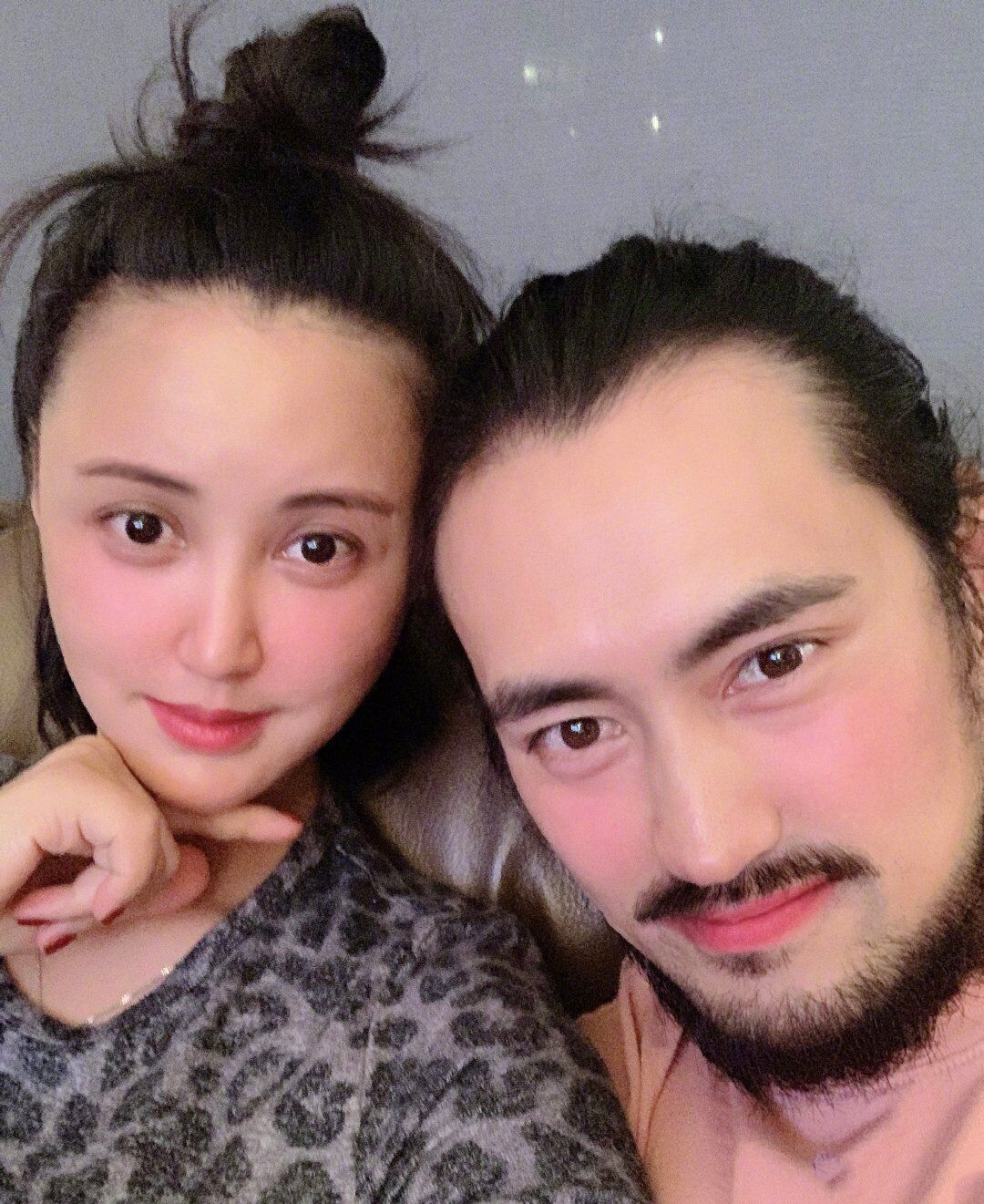 张歆艺生日晒儿子正面萌照,袁弘穿亲子装也出镜,一家人很有爱 26uuu电影网