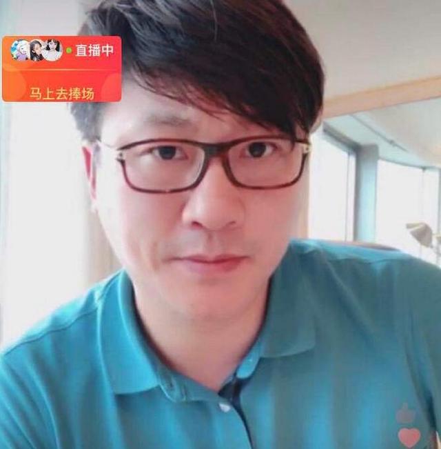 奔驰女车主与"理记"互怼,出现"水军"的影子!当事人关闭评论