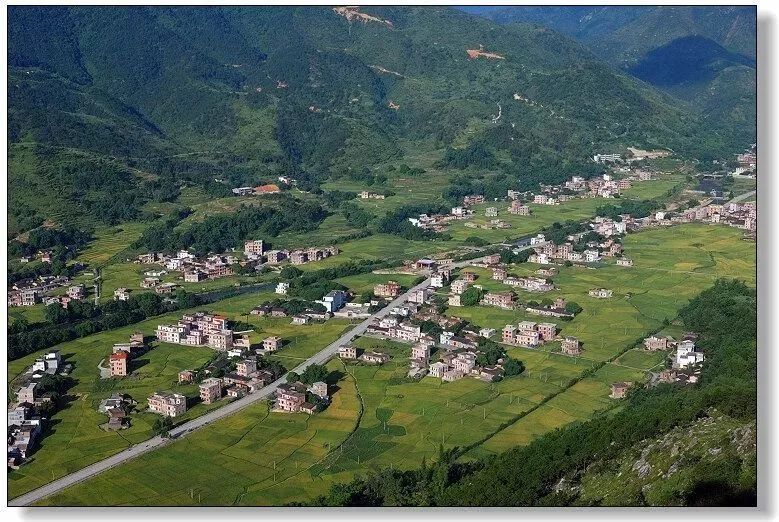 图片来源|@小虫龙须顶位于罗定市分界镇和信宜市钱排云开村交界处