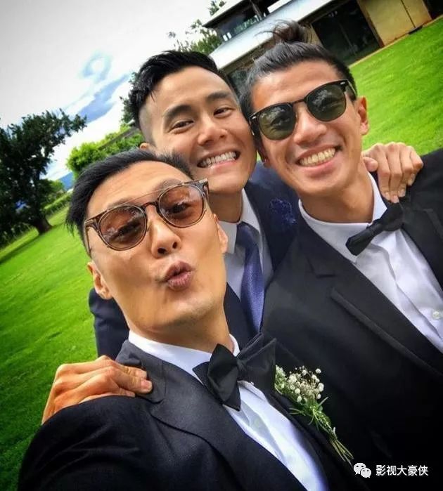 彭于晏那真的是伴郎专业户,第一次当伴郎,是在范玮琪和黑人的婚礼,第