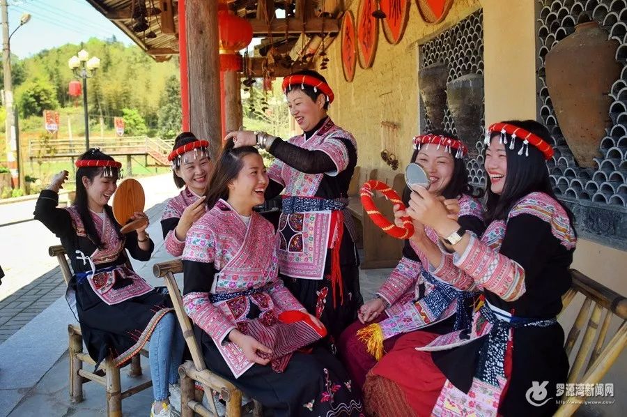 罗源凤凰装——扮靓畲村的风景线_畲族