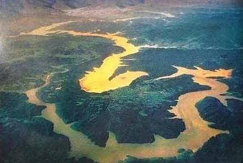 《华夏大地同龙脉打一精准最佳生肖，成语释义诠释解读》