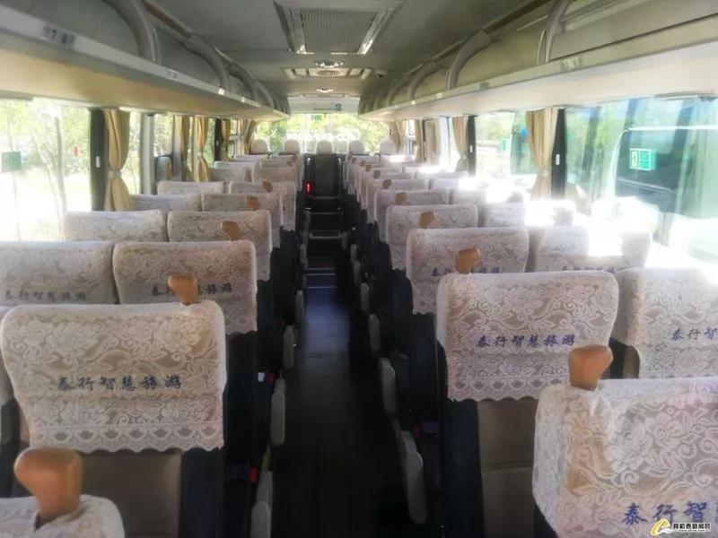 据了解,该公司现有10辆48座宇通客车,5辆38座宇通客车,5辆14座宇通