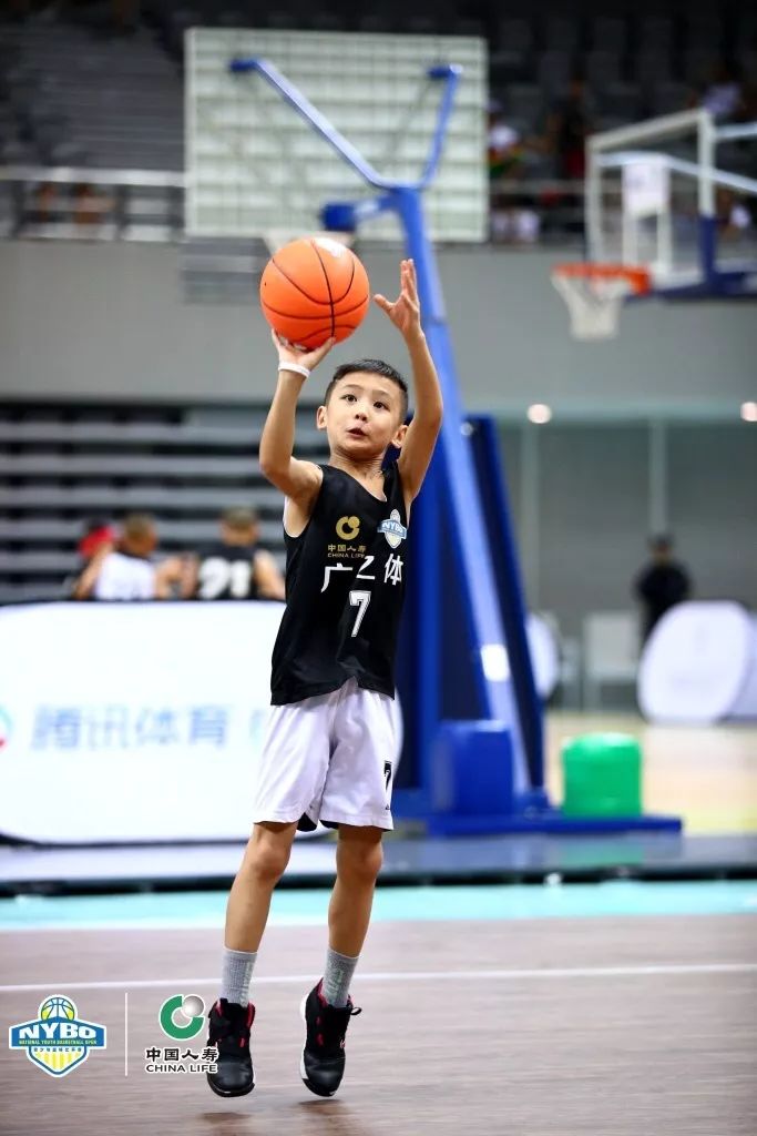 talentshowmybasketballlife表演嘉宾三年6班张梓睿