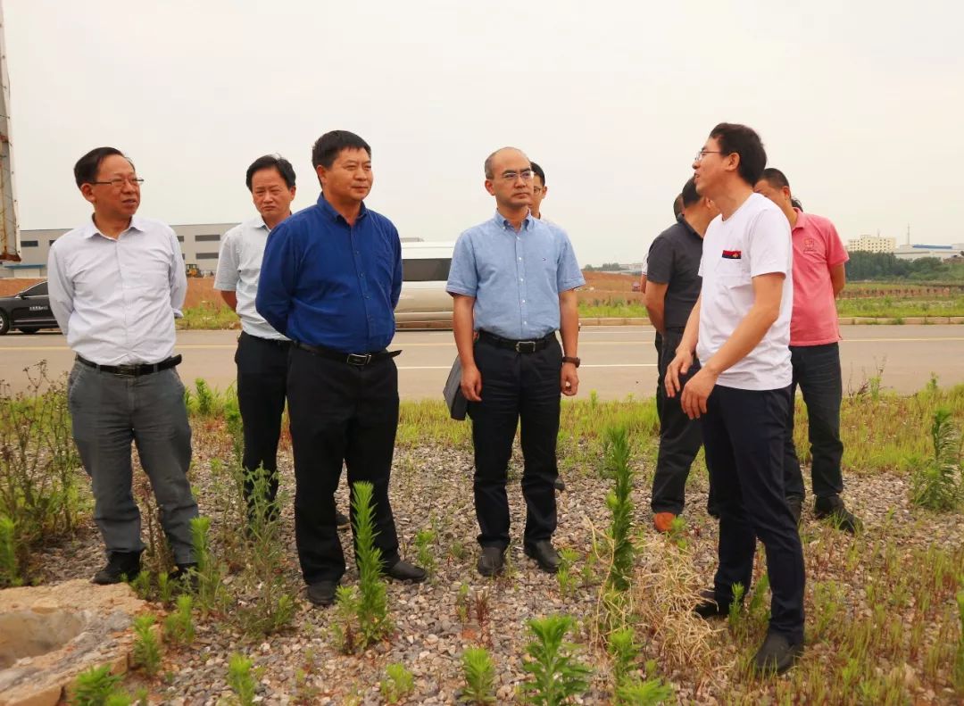 5月28日,省水利厅党组成员,副厅长李静一行来东宝调研水利工作.