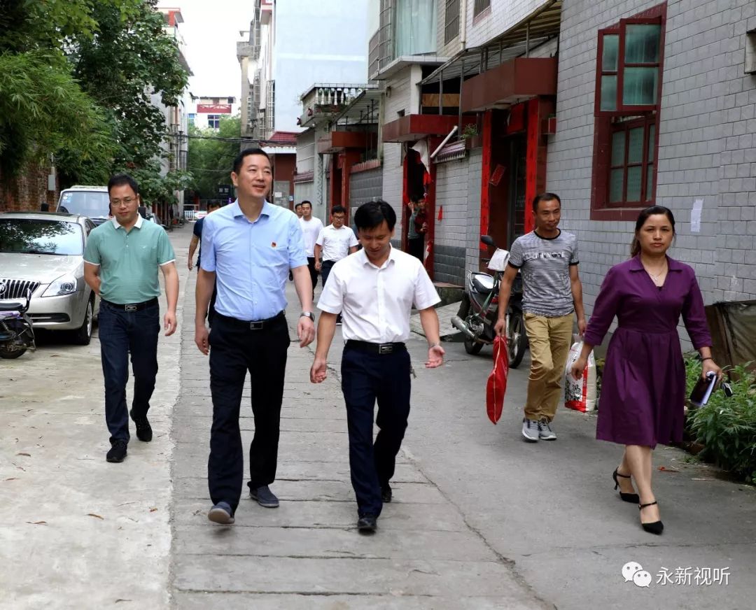 脱贫摘帽后县委书记肖兵对城镇困难居民脱贫解困工作提出要求