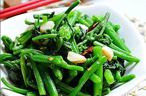 炒芹菜放什么发绿 944e9aa73cbe448a8de7bca899aa1d74.jpeg