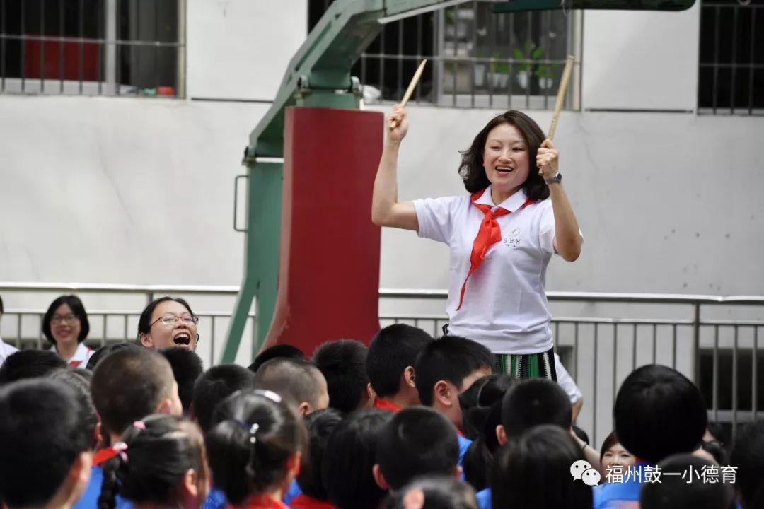 弘扬主旋律颂歌献祖国鼓一小庆祝新中国成立70周年暨2019六一红色行动