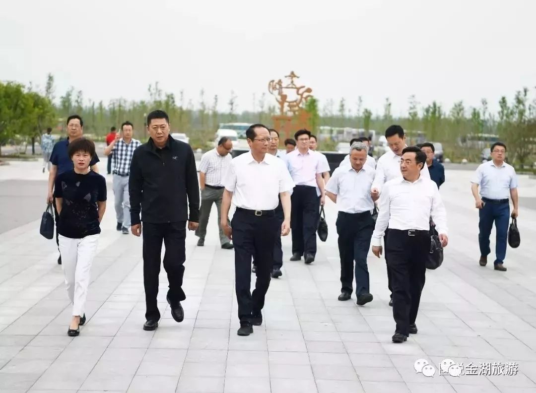 项目推进会后,5月27日,县委书记张志勇,县长徐亚平,县政协主席罗金昌