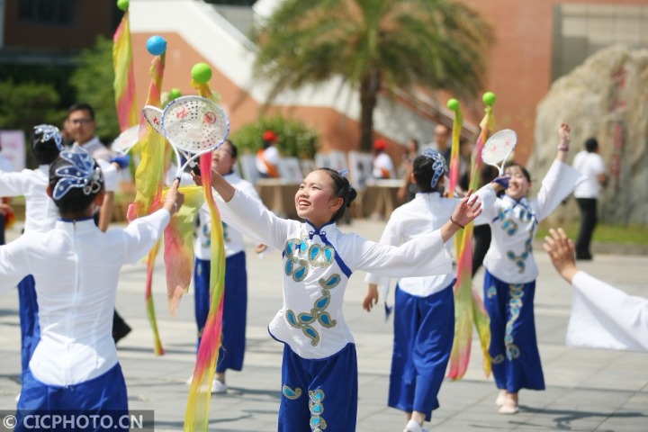 2019江苏经济_江苏2019年高级经济师评审材料报送7月31日截止