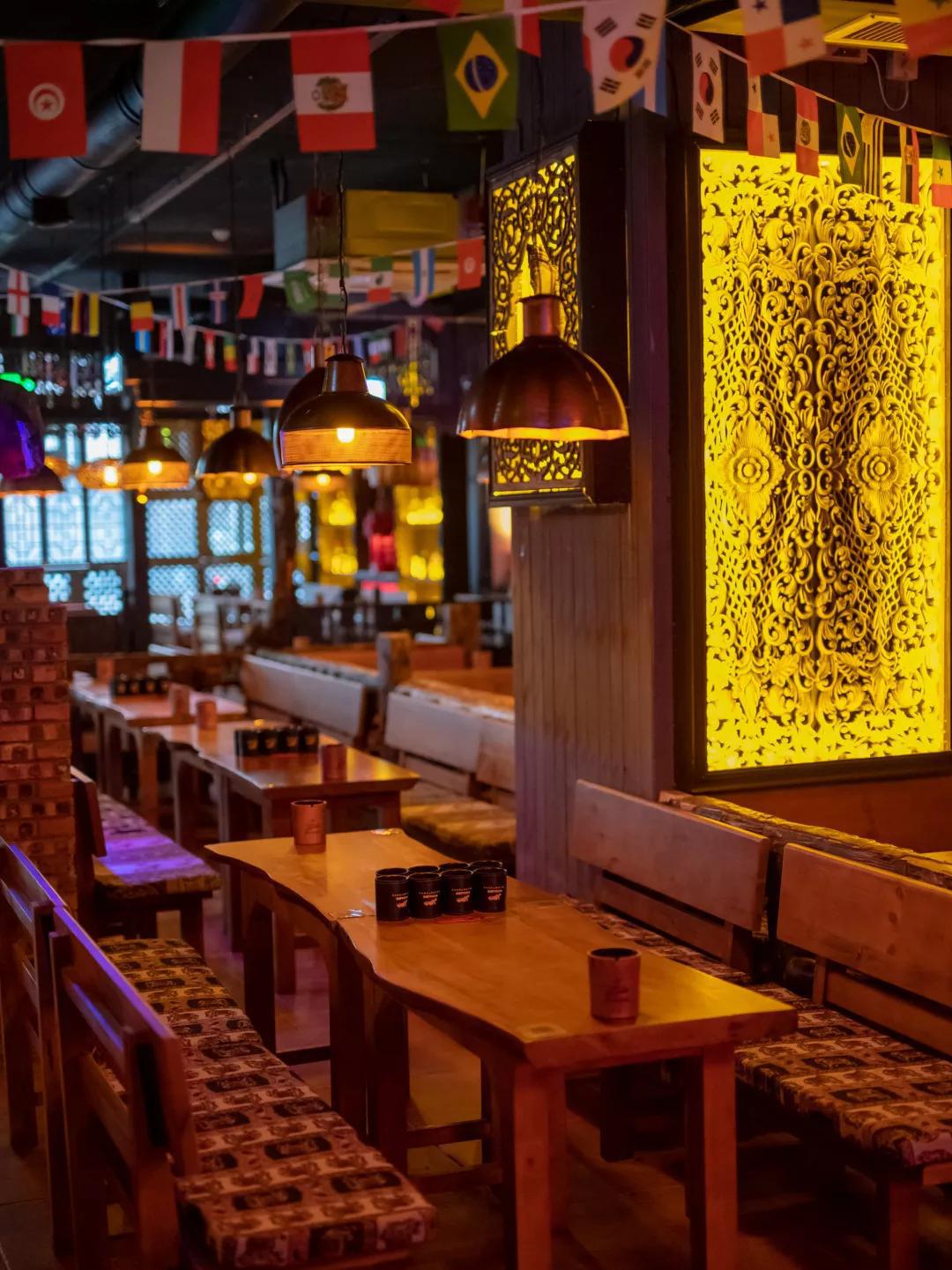 红遍郑州的helens小酒馆又又又开分店啦!狂撒福利免费